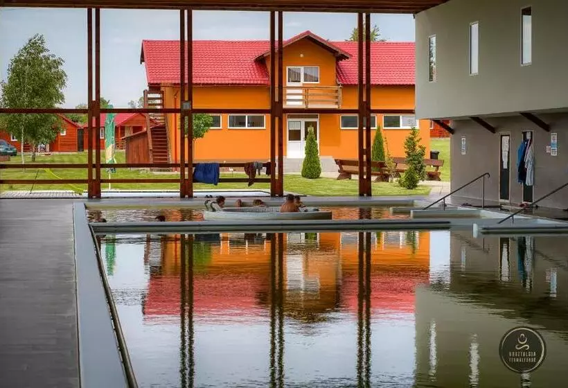 ベッドアンドブレックファースト Nosztalgia Resort