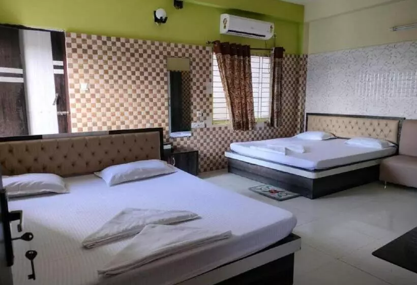 ホテル Hindusthan Inn   On Beach