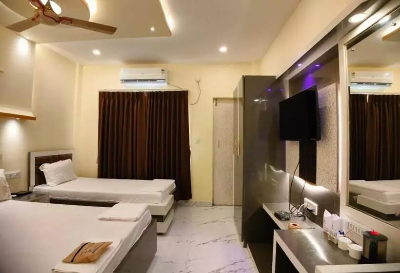 ホテル Hindusthan Inn   On Beach