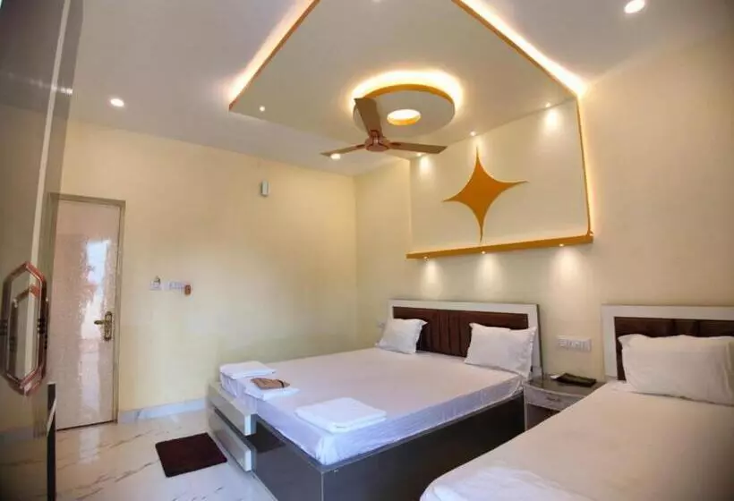 ホテル Hindusthan Inn   On Beach