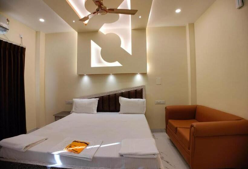 هتل Hindusthan Inn On Beach