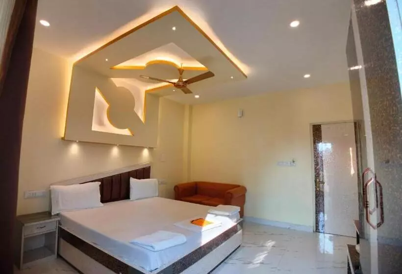 ホテル Hindusthan Inn   On Beach