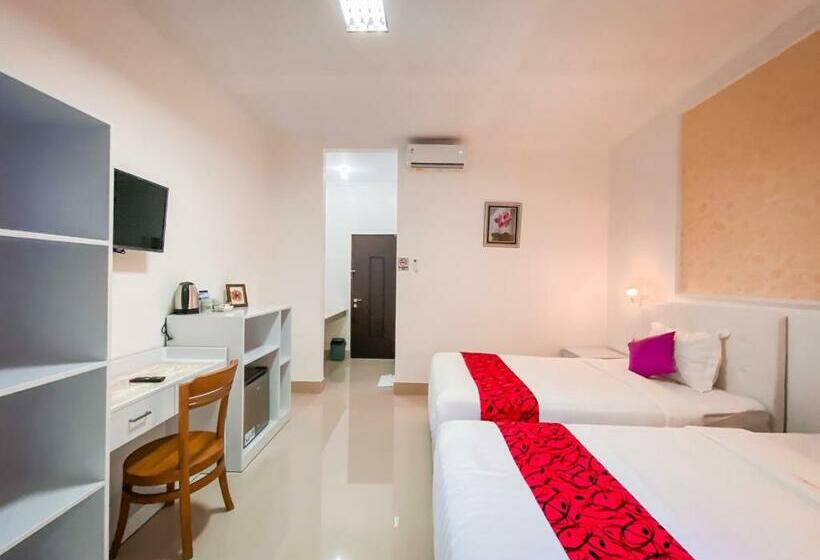 Отель Kesari Glory Nusa Penida By Pramana Villas