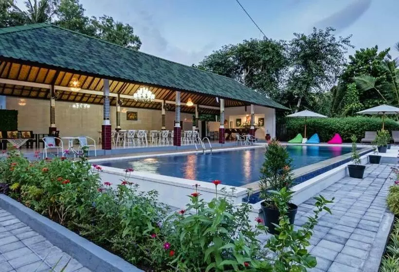 ホテル Kesari Glory Nusa Penida By Pramana Villas