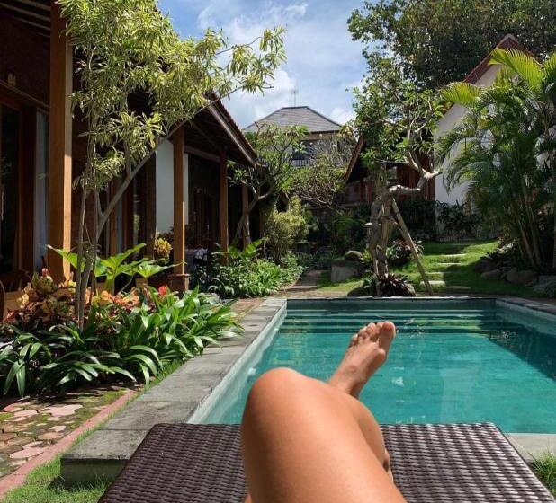 ペンション Jinar Guest House