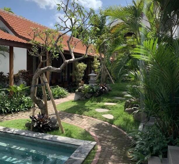 ペンション Jinar Guest House