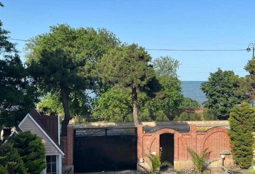 پانسیون Riva Seaside House