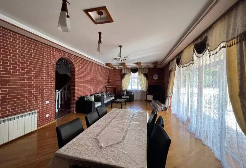 پانسیون Riva Seaside House