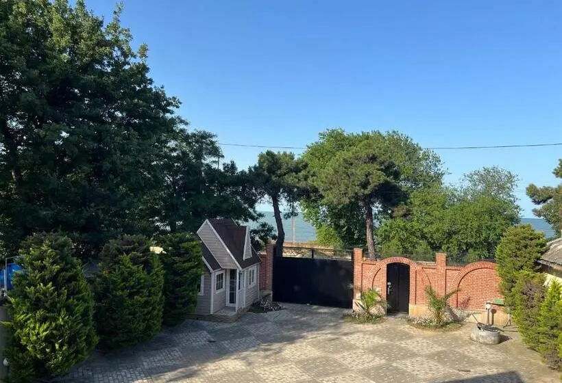 پانسیون Riva Seaside House
