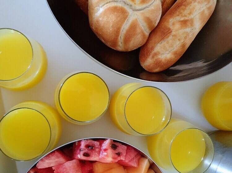 تختخواب و صبحانه Abaai Resort