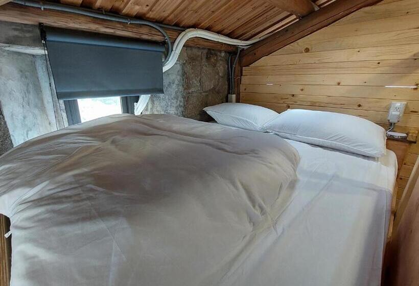 هتل کپسول 芹聚輕旅 Qinju Light Hostel