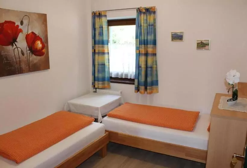 ペンション Haus Franz