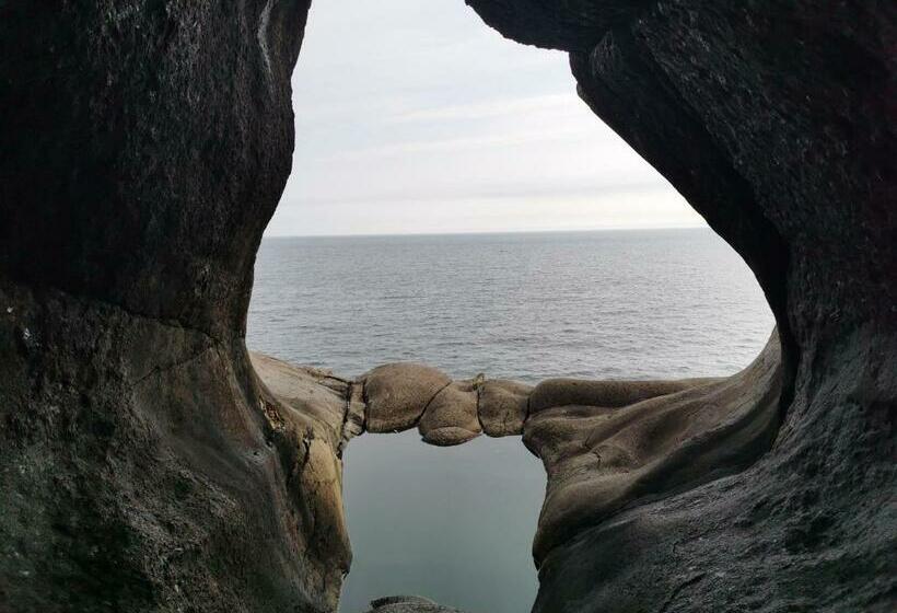 Brufjell Hostel & Parking