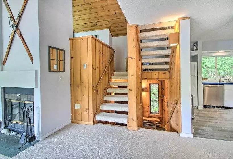 Cozy Lincoln Condo ~ 1 Mi To Loon Mountain!