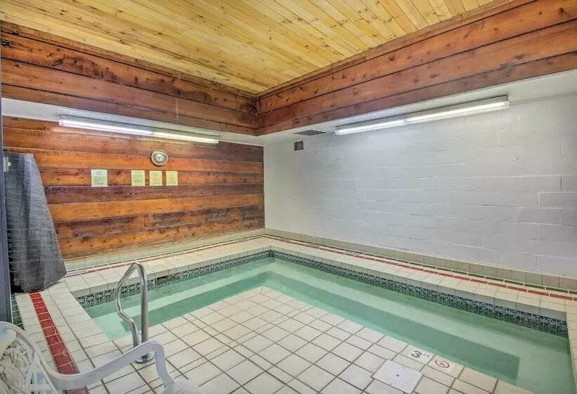 Cozy Lincoln Condo ~ 1 Mi To Loon Mountain!