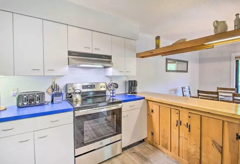 Cozy Lincoln Condo ~ 1 Mi To Loon Mountain!