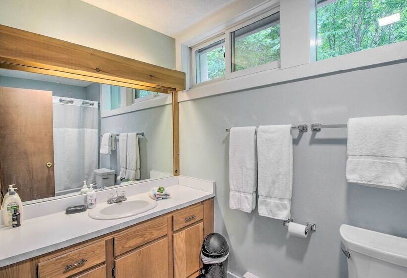 Cozy Lincoln Condo ~ 1 Mi To Loon Mountain!