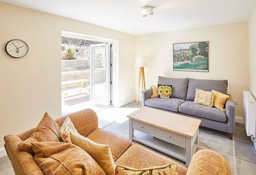 Host Stay Foggyshaw Lodge