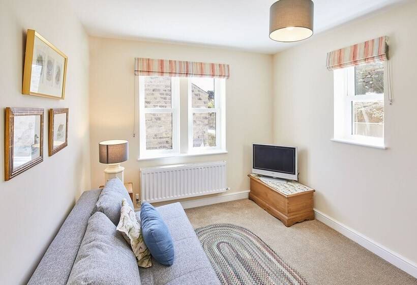 Host Stay Foggyshaw Lodge