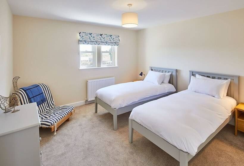 Host Stay Foggyshaw Lodge