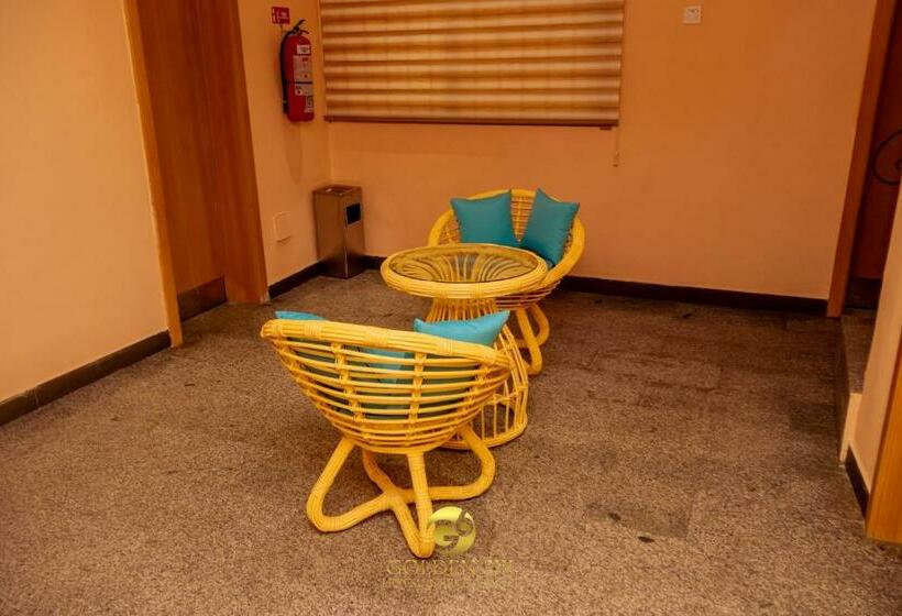 Golden Six Hotel And Restaurant