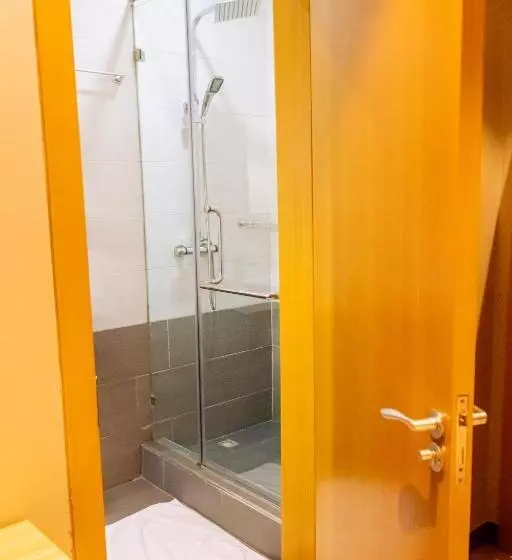 Golden Six Hotel And Restaurant