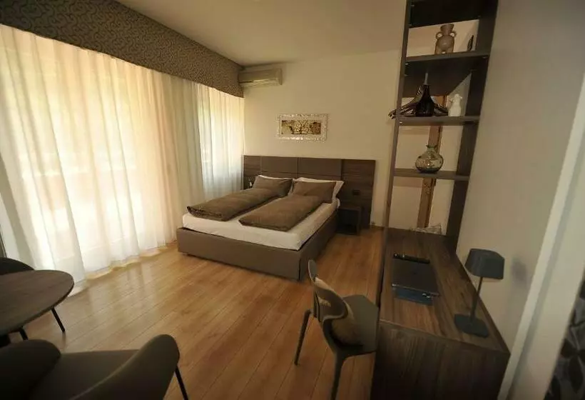 ホテル Villa Florida