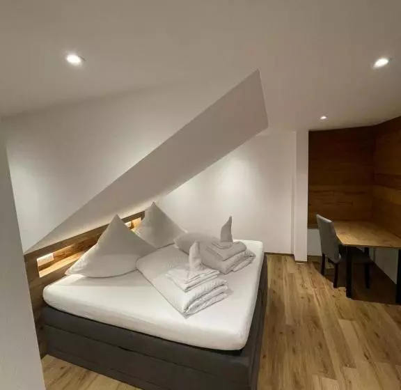 Retkeilymaja Landgasthaus Zum Kreuz Gbr