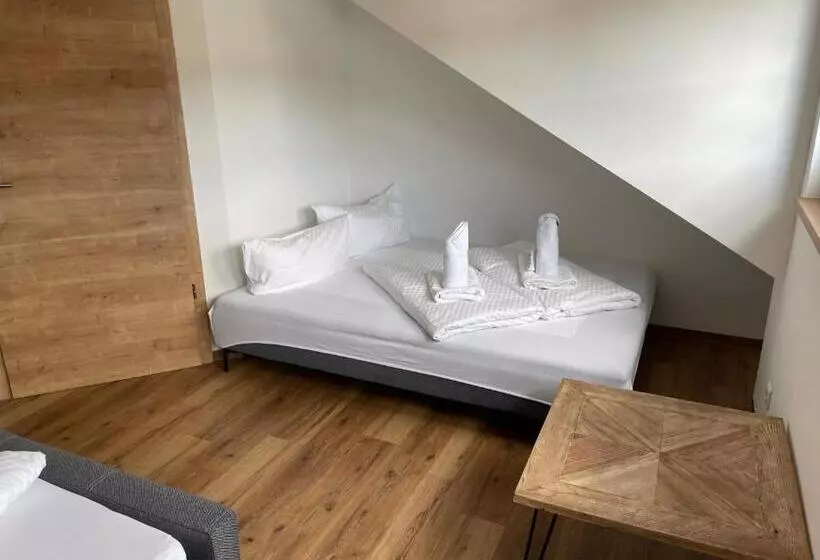 Retkeilymaja Landgasthaus Zum Kreuz Gbr