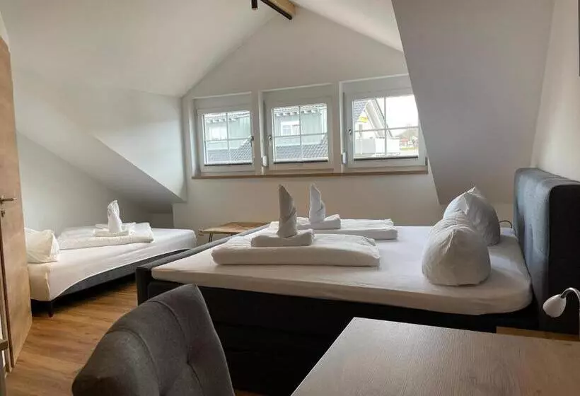 Retkeilymaja Landgasthaus Zum Kreuz Gbr