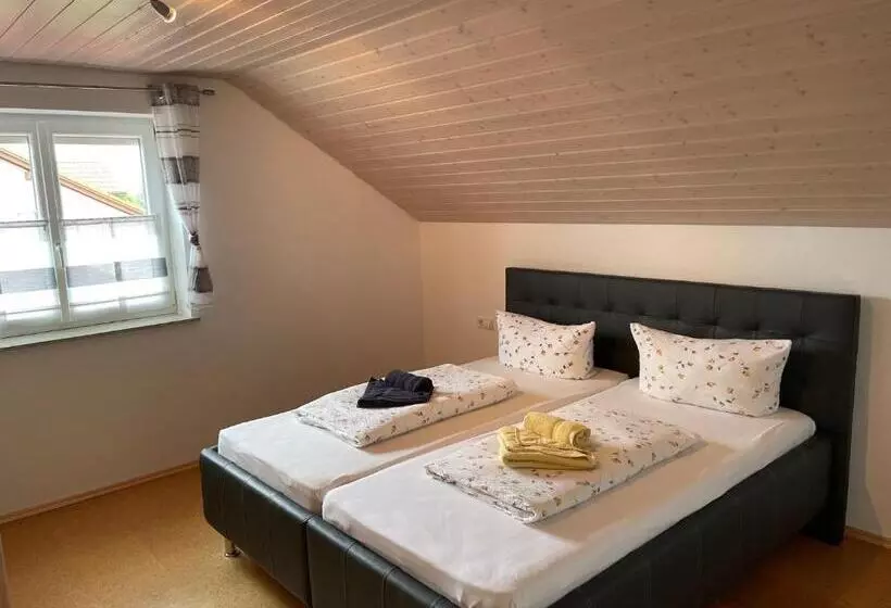 Retkeilymaja Landgasthaus Zum Kreuz Gbr