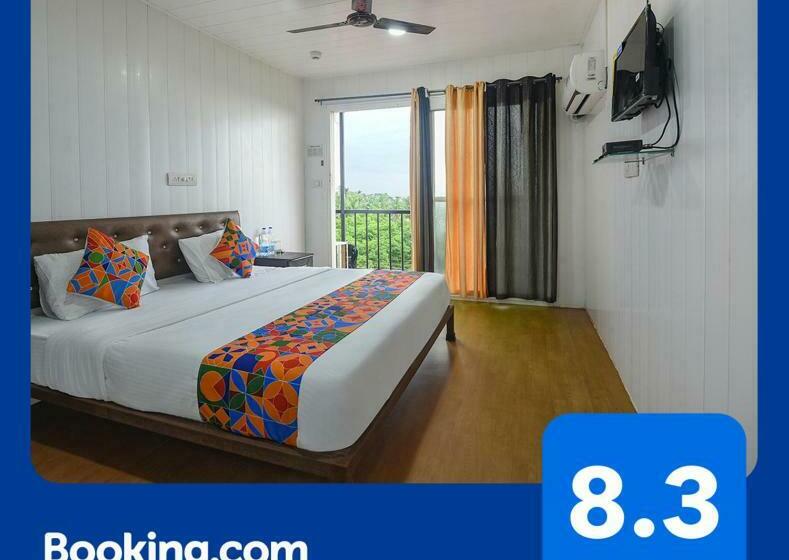 Otel Fabexpress Vincy Palace, Mandrem Beach