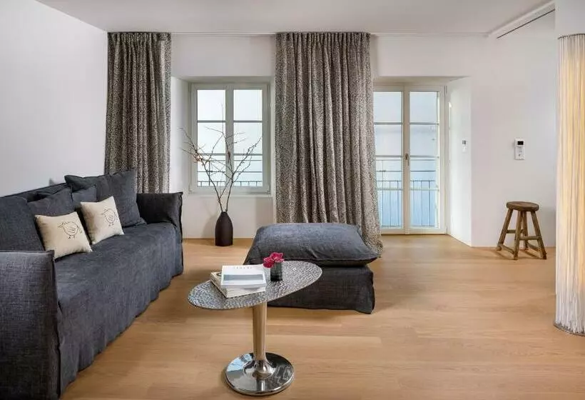 هتل La Colombe Boutique