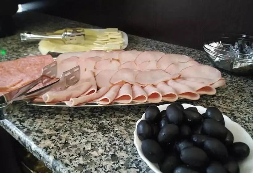 Tomis Pensiune