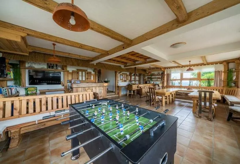 هاستل Hiša Vina Cuk