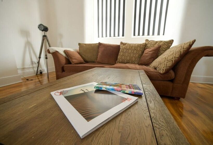 Hot Tub Jacuzzi On Private Terrace Free Gated Parking Sleeps 8