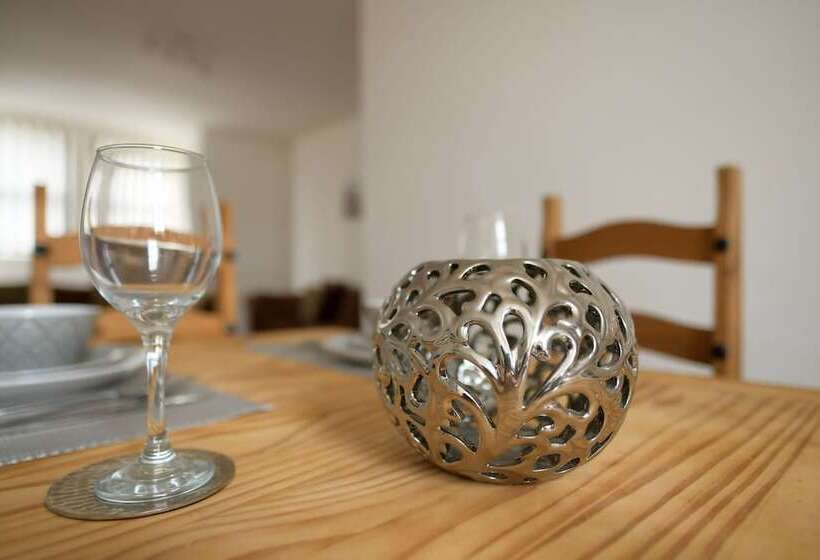 Hot Tub Jacuzzi On Private Terrace Free Gated Parking Sleeps 8