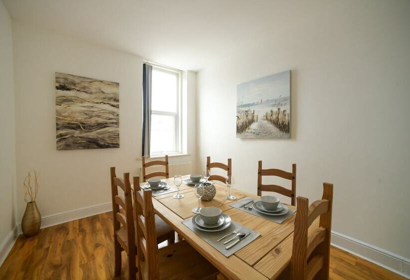 Hot Tub Jacuzzi On Private Terrace Free Gated Parking Sleeps 8