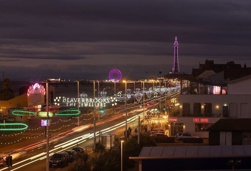 Hot Tub Jacuzzi On Private Terrace Free Gated Parking Sleeps 8