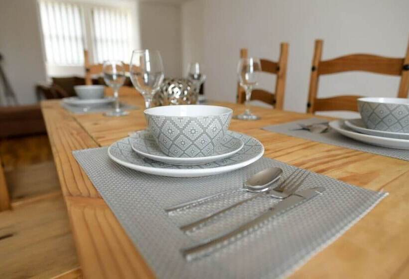 Hot Tub Jacuzzi On Private Terrace Free Gated Parking Sleeps 8