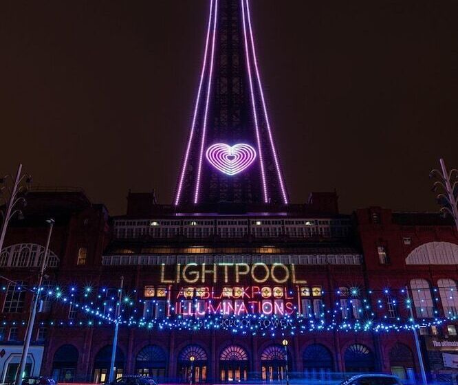 Hot Tub Jacuzzi On Private Terrace Free Gated Parking Sleeps 8