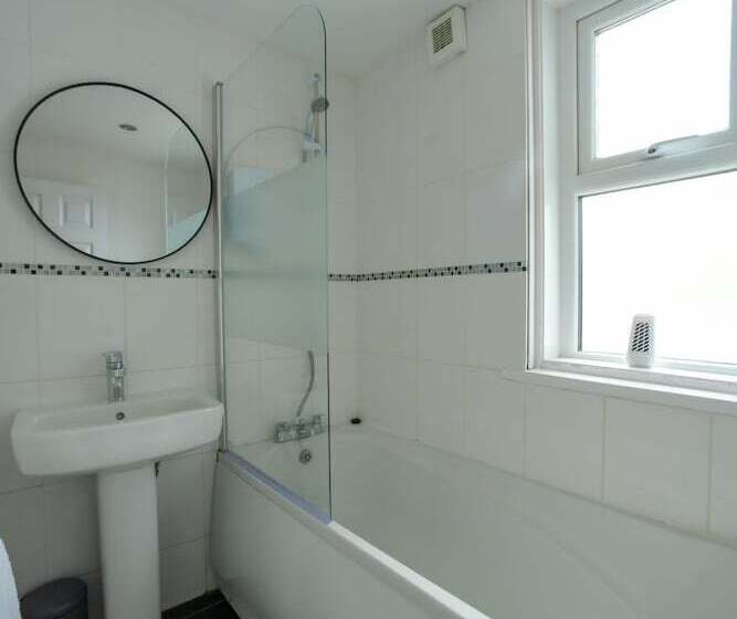 Hot Tub Jacuzzi On Private Terrace Free Gated Parking Sleeps 8