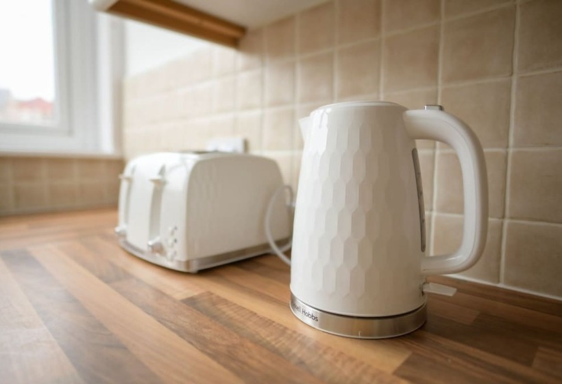 Hot Tub Jacuzzi On Private Terrace Free Gated Parking Sleeps 8