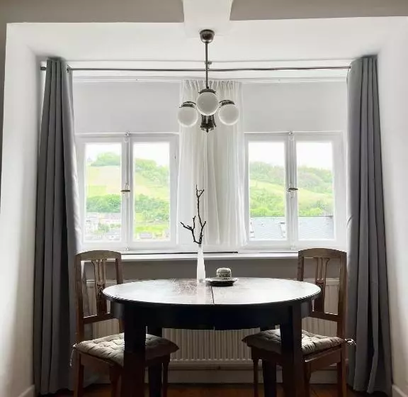 Majatalo Haus Till E