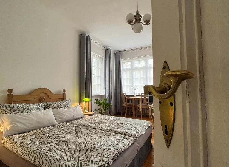 פנסיון Haus Till E