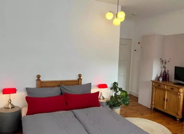 Majatalo Haus Till E