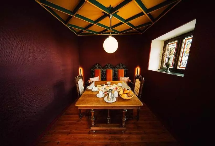 Majatalo Haus Till E