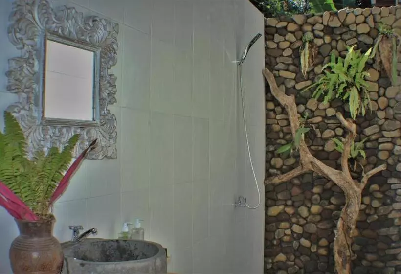 ペンション Pranajaya Villa At Desa Wisata Tejakula