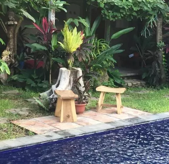 ペンション Pranajaya Villa At Desa Wisata Tejakula