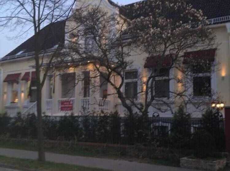 Отель Berliner Hof